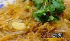 酸菜粉条炖五花肉窍门 五花肉炖酸菜粉条的方法