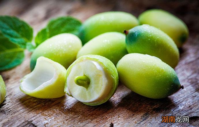 新鲜莲子可以多吃吗 新鲜莲子吃多了会怎么样