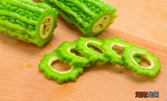 苦瓜和豆角能一起吃吗 苦瓜和豆角一起怎么吃