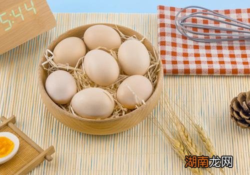 鸡蛋可以喝草莓一起吃吗 吃草莓鸡蛋有什么好处