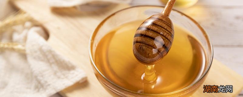 蜂蜜变成白色了还能吃吗 蜂蜜放冰箱保存好吗