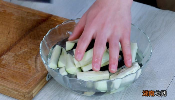 蒜蓉蒸紫茄做法步骤 蒜蓉蒸紫茄的家常做法
