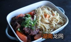 牛肉面一清二白三红四绿五黄一清是指 牛肉面一清二白三红四绿五黄一清是指 什么