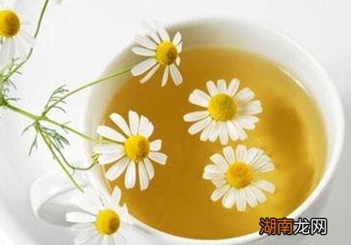 菊花和柠檬一起泡水有什么功效