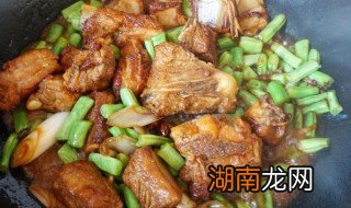 豆角怎么做好吃 豆角焖排骨简单的美味