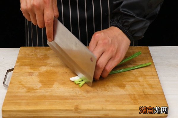 酸菜鱼火锅的做法 酸菜鱼火锅怎么做