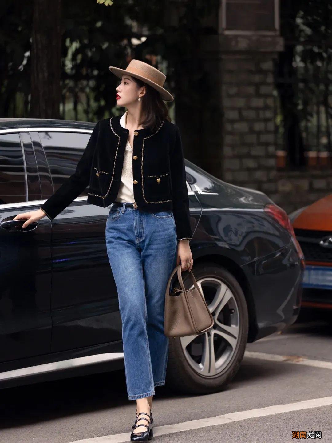 运动鞋失宠了，今年秋冬流行这种鞋子，时髦好看又减龄