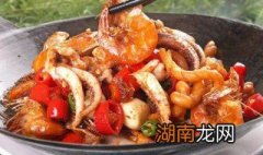 干锅鱿鱼虾的做法 干锅鱿鱼虾如何做