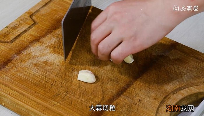 鸡腿肉丁怎么做 鸡腿肉丁的做法