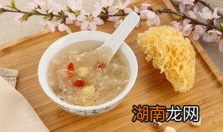 银耳莲子汤的做法功效 银耳莲子汤怎么做