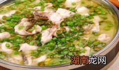 青椒跟鱼怎么做 青椒跟鱼的做法介绍