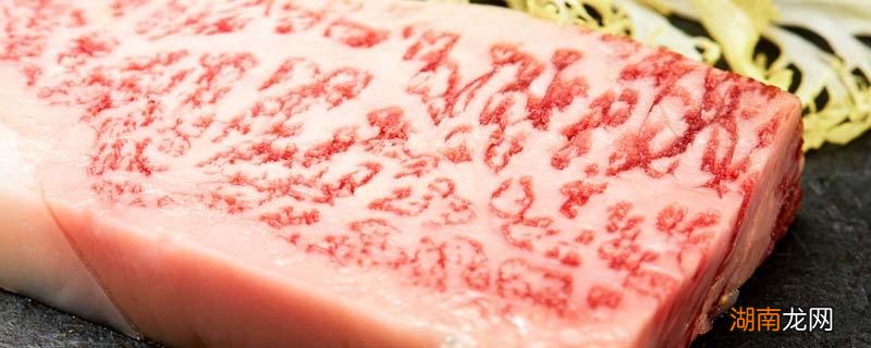 和牛好还是安格斯好 和牛分谷饲吗