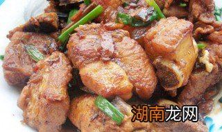 如何做葱烧大排骨 葱烧大排骨的做法