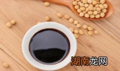 如何做酱油焖米饭 酱油焖米饭的做法