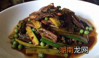 老黄瓜烧鳝鱼的做法 老黄瓜烧鳝鱼怎么做