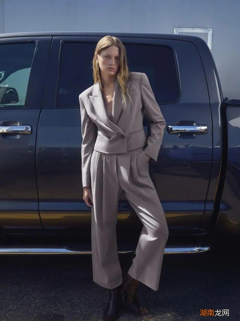 “一身宽松”越来越流行,这样穿太高级