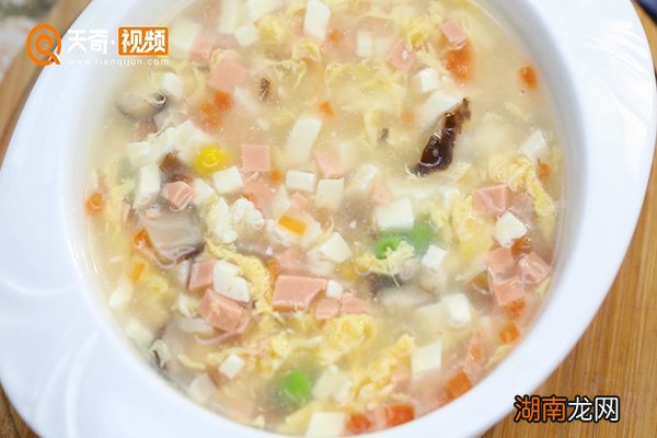 五彩鸡蛋豆腐羹的做法