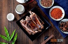 腊排骨和什么炖好吃 腊排骨煮什么好吃