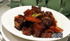 墨斗鱼烧肉如何做 墨斗鱼烧肉的做法