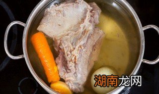 如何炖大骨头汤好吃 炖大骨头汤的做法