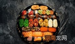 做寿司需要什么材料 怎么做寿司