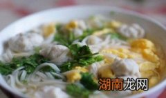 鸡蛋鱼丸面怎么做 鱼丸鸡蛋面条的做法介绍