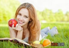 冬天皮肤干燥吃什么水果好 好皮肤都是这么吃出来的