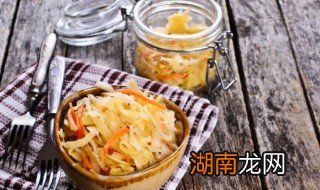 大鹅炖什么好吃 制作大鹅炖酸菜的方法