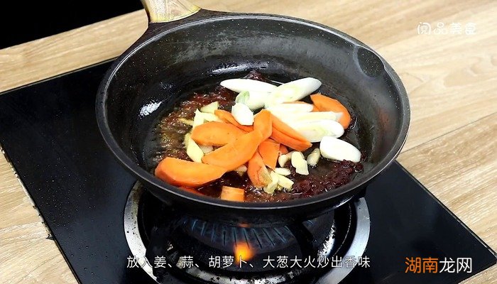 爆炒圆白菜的做法 爆炒圆白菜怎么做好吃