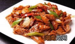 大肠和什么一起炒好吃 洋葱爆炒肥肠做法介绍