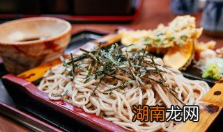 水煮烤冷面制作方法 烤冷面水煮做法