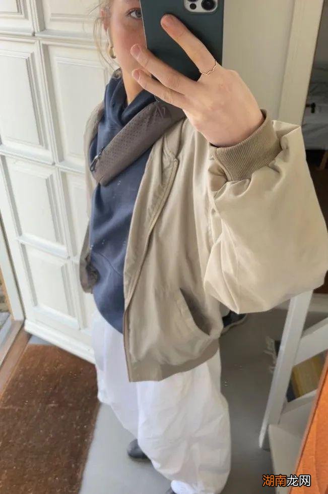 今年的外套，越短越精炼！