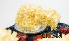 银耳洋葱凉拌怎么做 凉拌银耳洋葱的家常做法