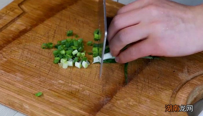 手撕鸡肉拌饭的做法 手撕鸡肉拌饭怎么做