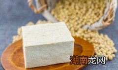 豆腐焖辣椒怎样好吃呢 豆腐焖辣椒的做法