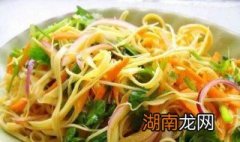 如何制作好吃下饭的三丝豆腐 三丝豆腐的做法