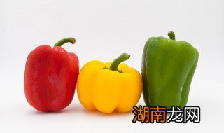 怎么做好吃的彩椒炒南瓜丁 彩椒炒南瓜丁做法步骤