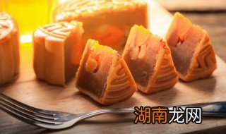 月饼的正确方法 奶香紫薯月饼怎么做