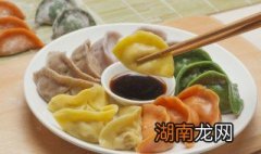 煮饺子不破皮的方法 煮饺子加什么不破皮