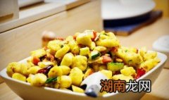 黄瓜炒馒头如何做 黄瓜炒馒头的做法