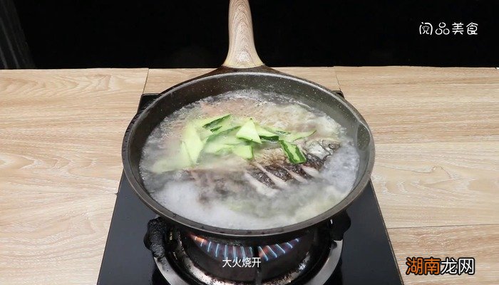 鲫鱼汤的做法 鲫鱼汤怎么做好吃