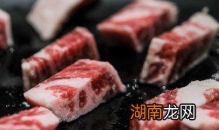 速冻羊肉卷怎么炒好吃 炒速冻羊肉卷的做法