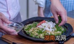 鳕鱼面做法窍门 鳕鱼蔬菜面条怎么做