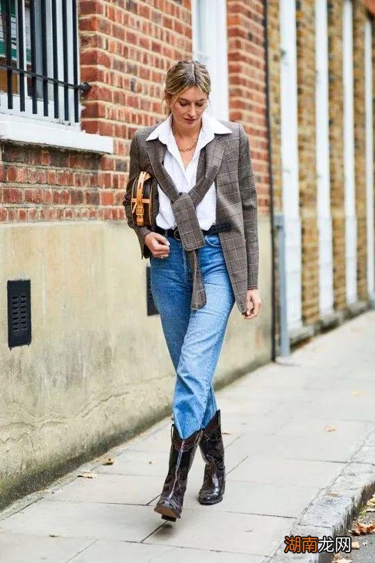 裤子+靴子,穿出态度才时髦!