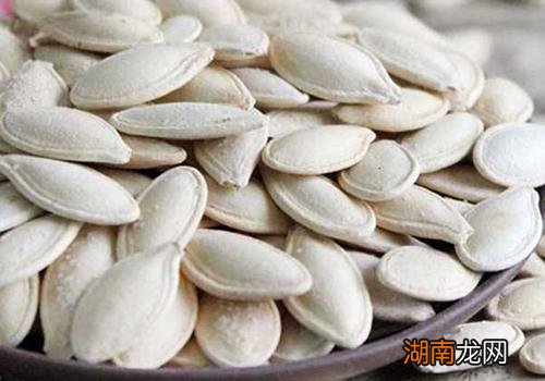吃南瓜子会中毒吗 生南瓜子是否有毒