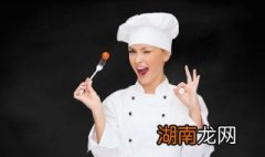 乌鸡卷是什么肉合成的 乌鸡卷的制作原料到底是什么？