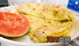 米饭火腿蛋饼步骤 米饭火腿肠鸡蛋饼制作教程