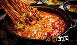 麻辣烫红油熬制方法 麻辣烫红油熬制方法是什么