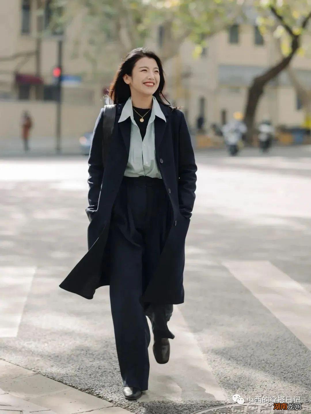 黑色大衣的4个搭配方法，美炸了！