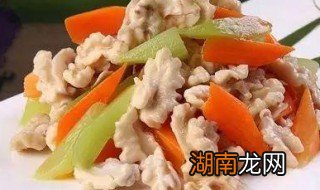 西芹核桃仁步骤 做西芹核桃仁窍门